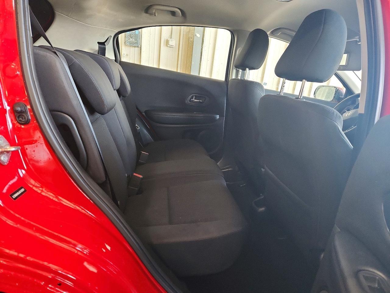 2018 HONDA HR-V LX — Фото 10 из 12