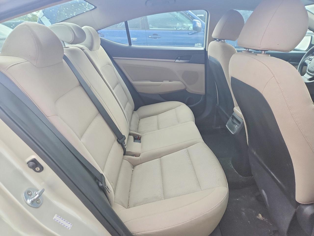 2017 HYUNDAI ELANTRA SE — Фото 10 из 12