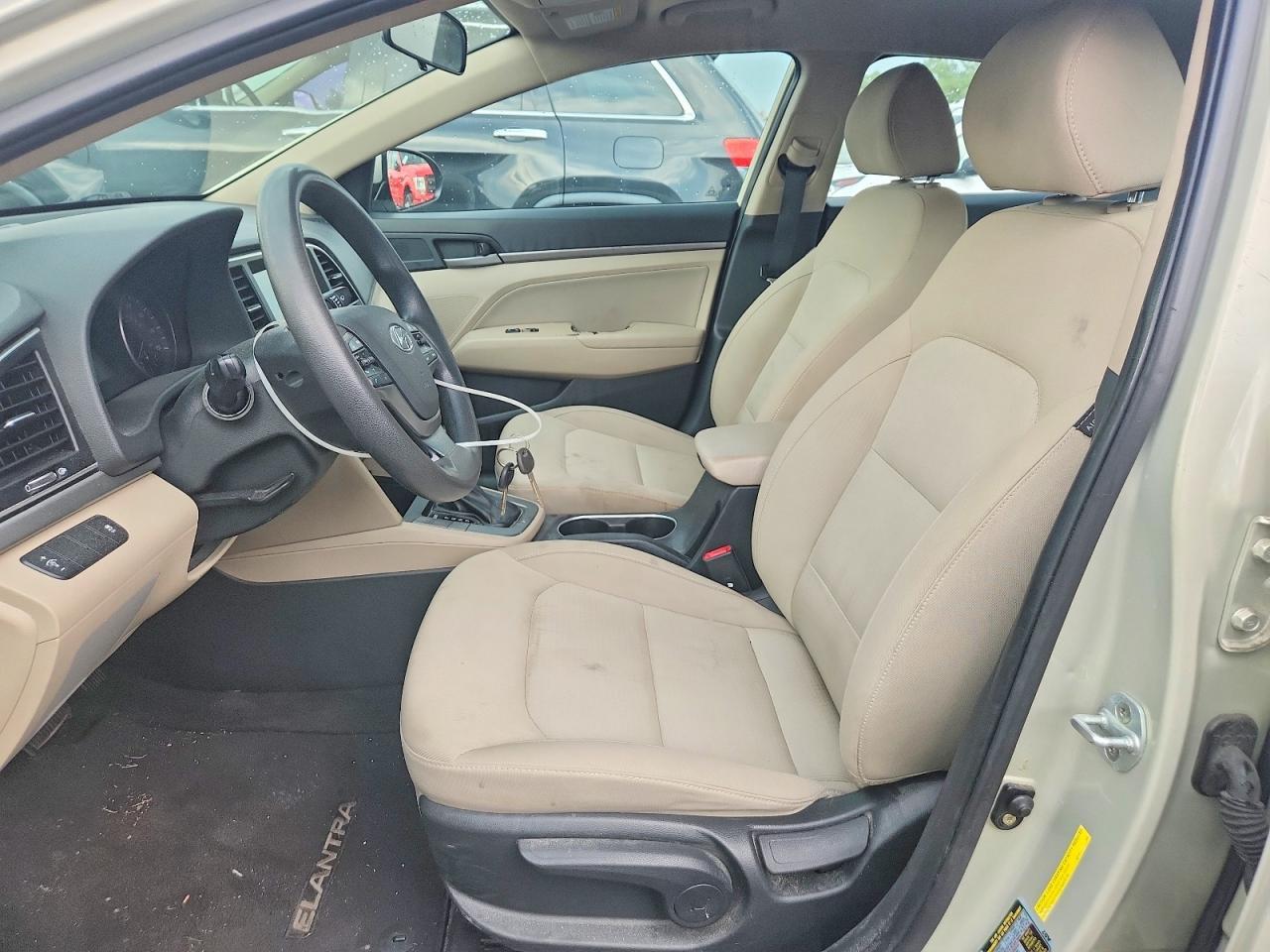 2017 HYUNDAI ELANTRA SE — Фото 7 из 12