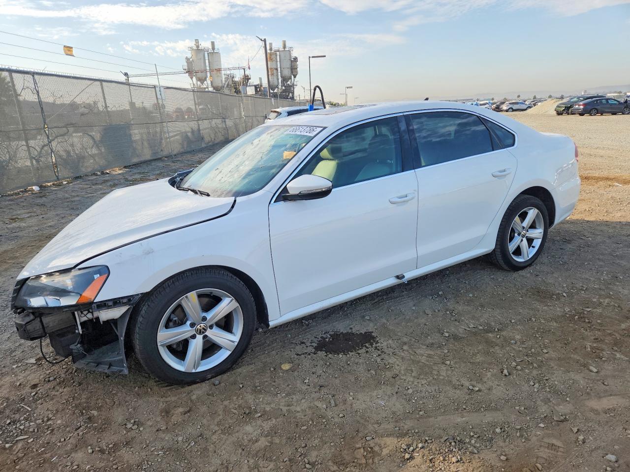 2012 VOLKSWAGEN PASSAT 1VWBP7A30CC029374