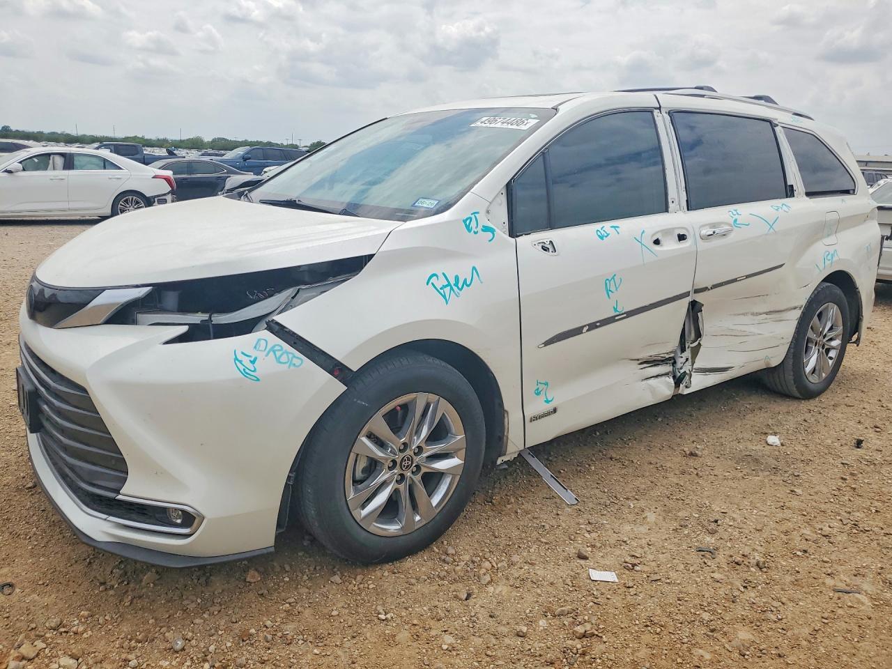 2021 TOYOTA SIENNA 5TDZRKEC9MS041547