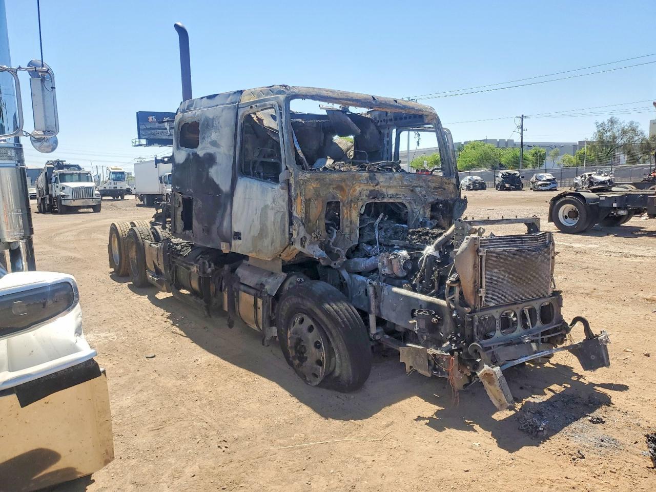 2021 VOLVO VN 4V4NC9EH4MN246319