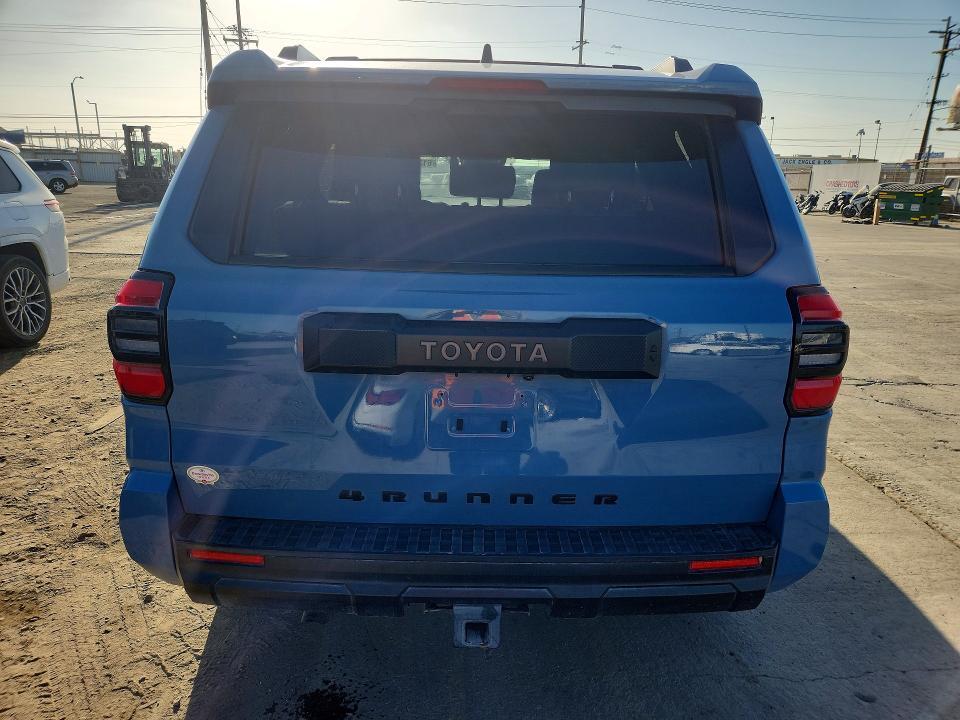 2025 TOYOTA 4RUNNER SR5 — Фото 6 из 13