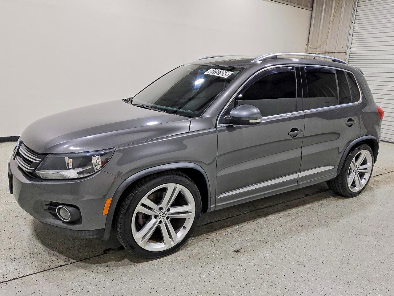 2016 VOLKSWAGEN TIGUAN WVGAV7AX0GW083927