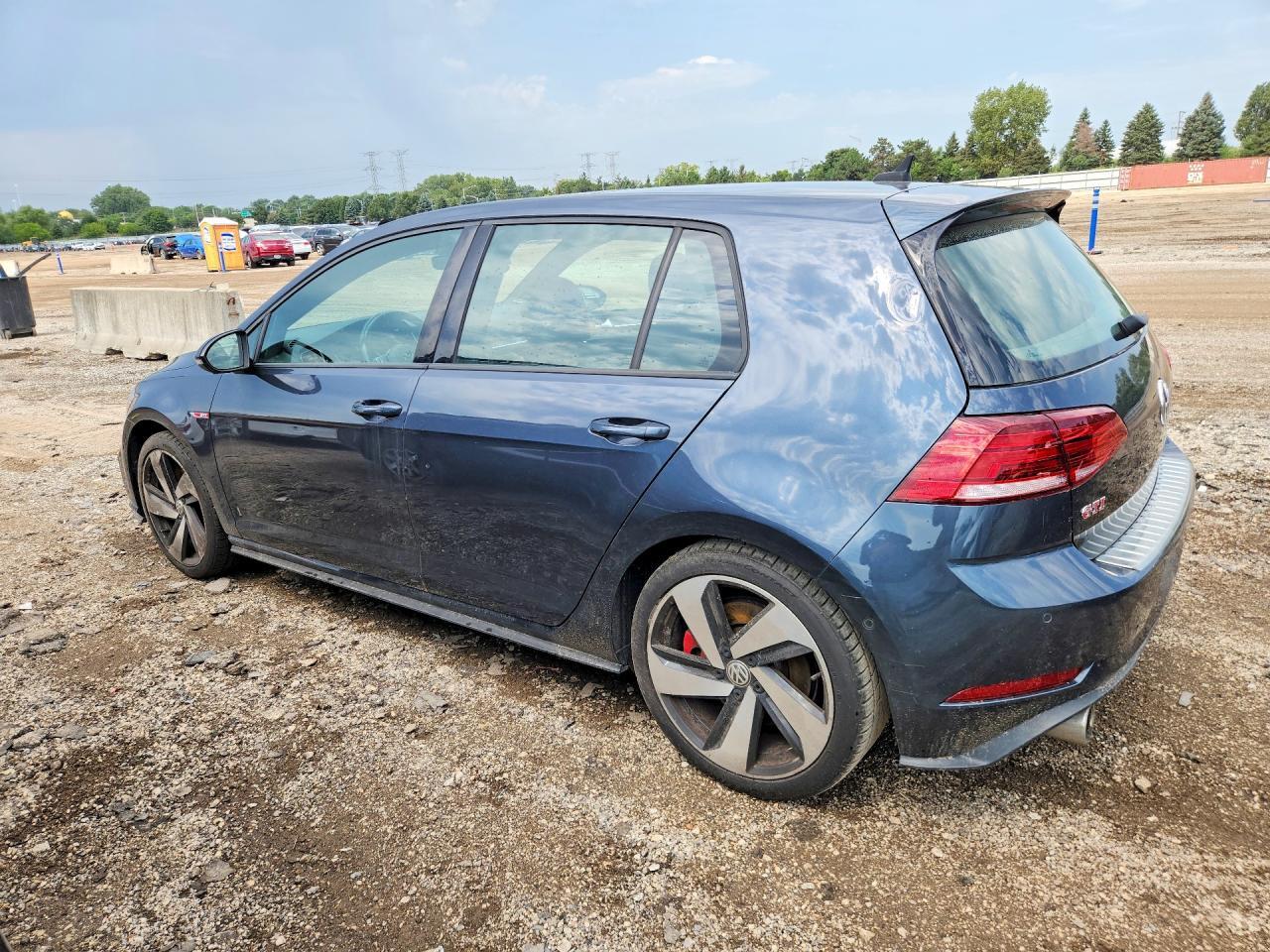3VW5T7AU9KM001961 2019 VOLKSWAGEN GTI photo no. 2
