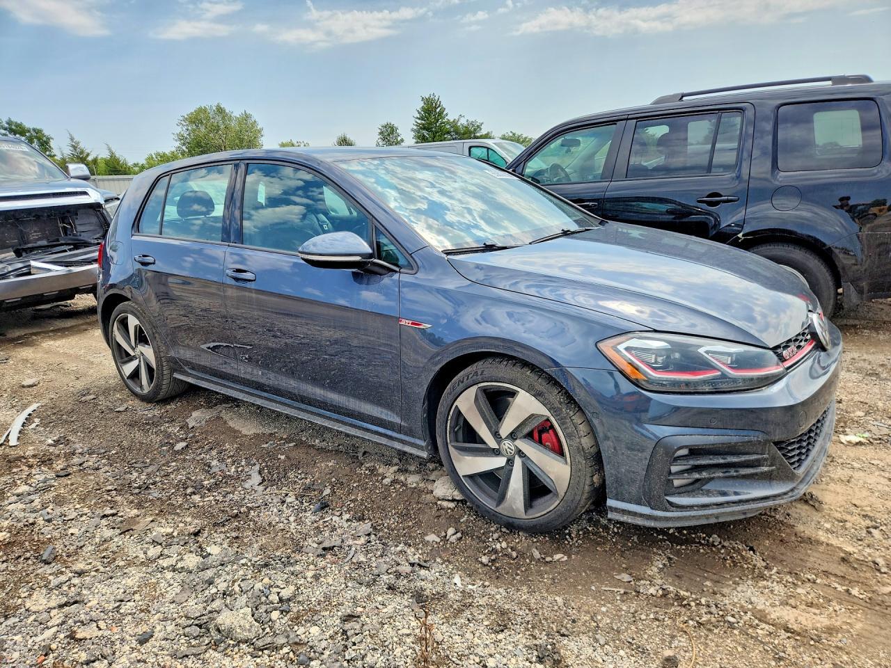 3VW5T7AU9KM001961 2019 VOLKSWAGEN GTI photo no. 4