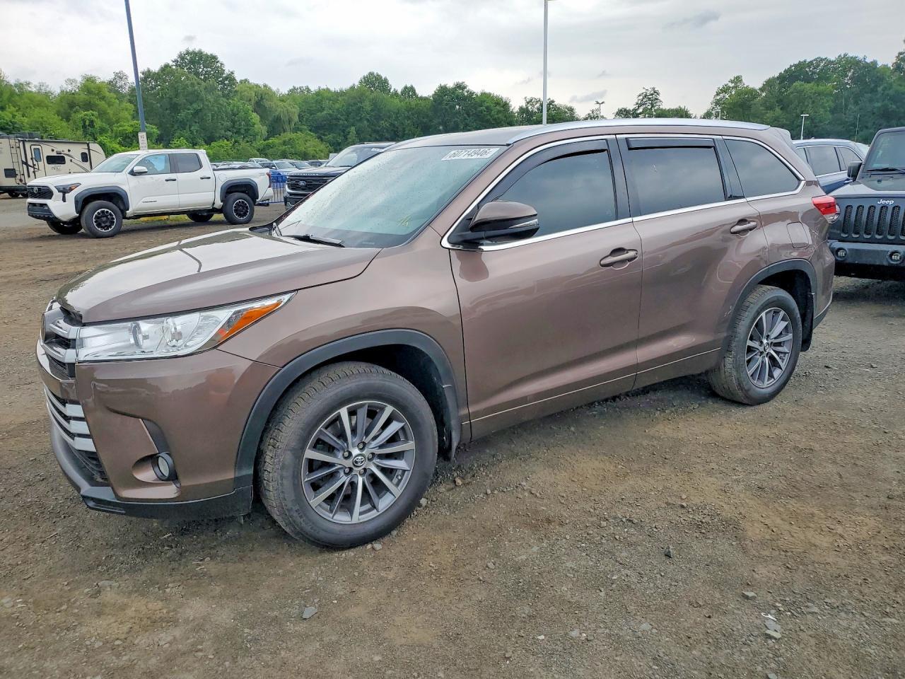 2017 TOYOTA HIGHLANDER 5TDJZRFH0HS380249