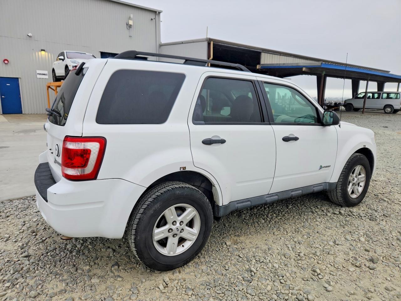 1FMCU5K33BKB48815 2011 FORD ESCAPE photo no. 3