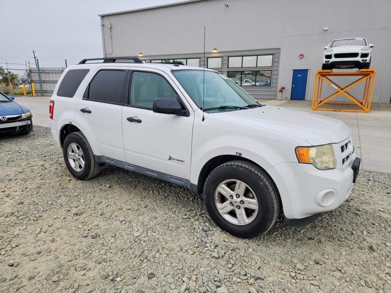 1FMCU5K33BKB48815 2011 FORD ESCAPE photo no. 4