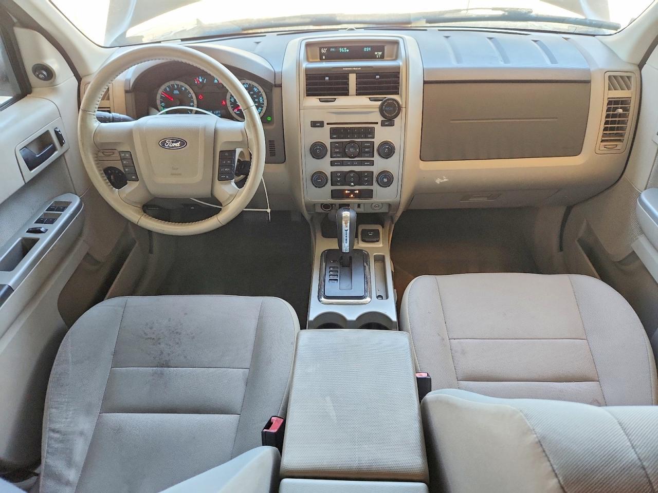 1FMCU5K33BKB48815 2011 FORD ESCAPE photo no. 8