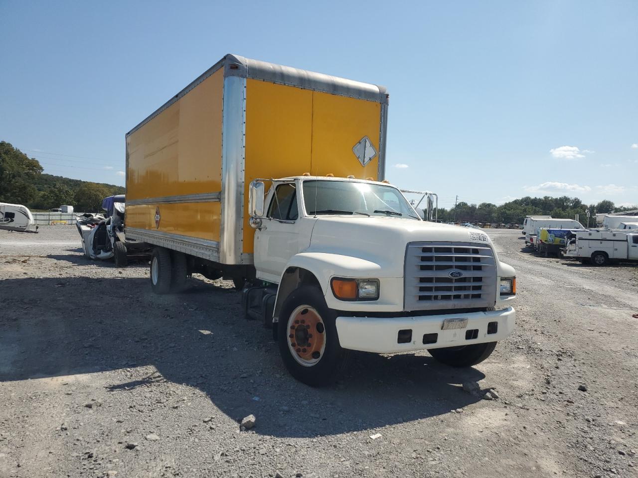 1998 FORD F700 - BOX TRUCK