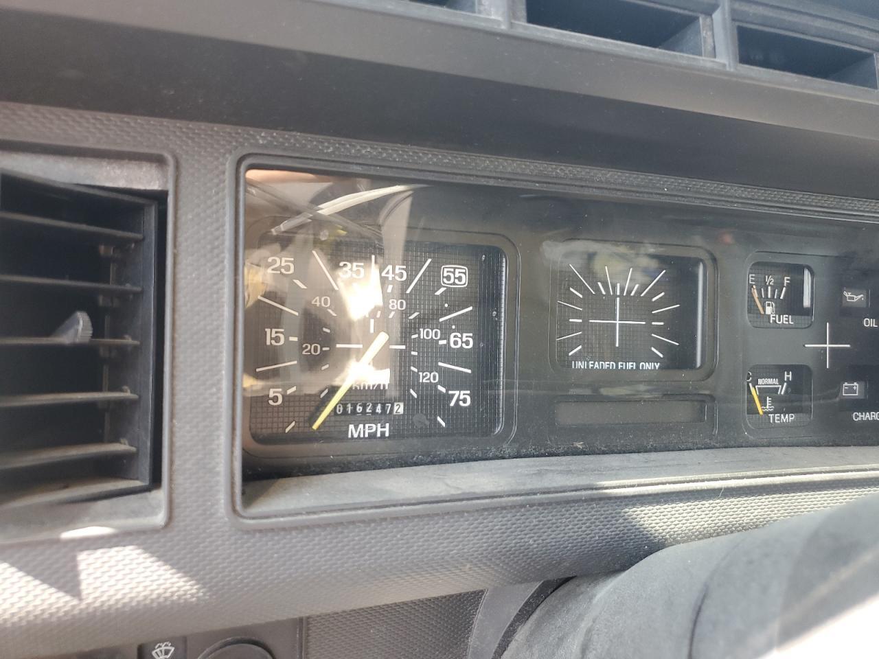 1998 FORD F700 - BOX TRUCK — Фото 8 из 10