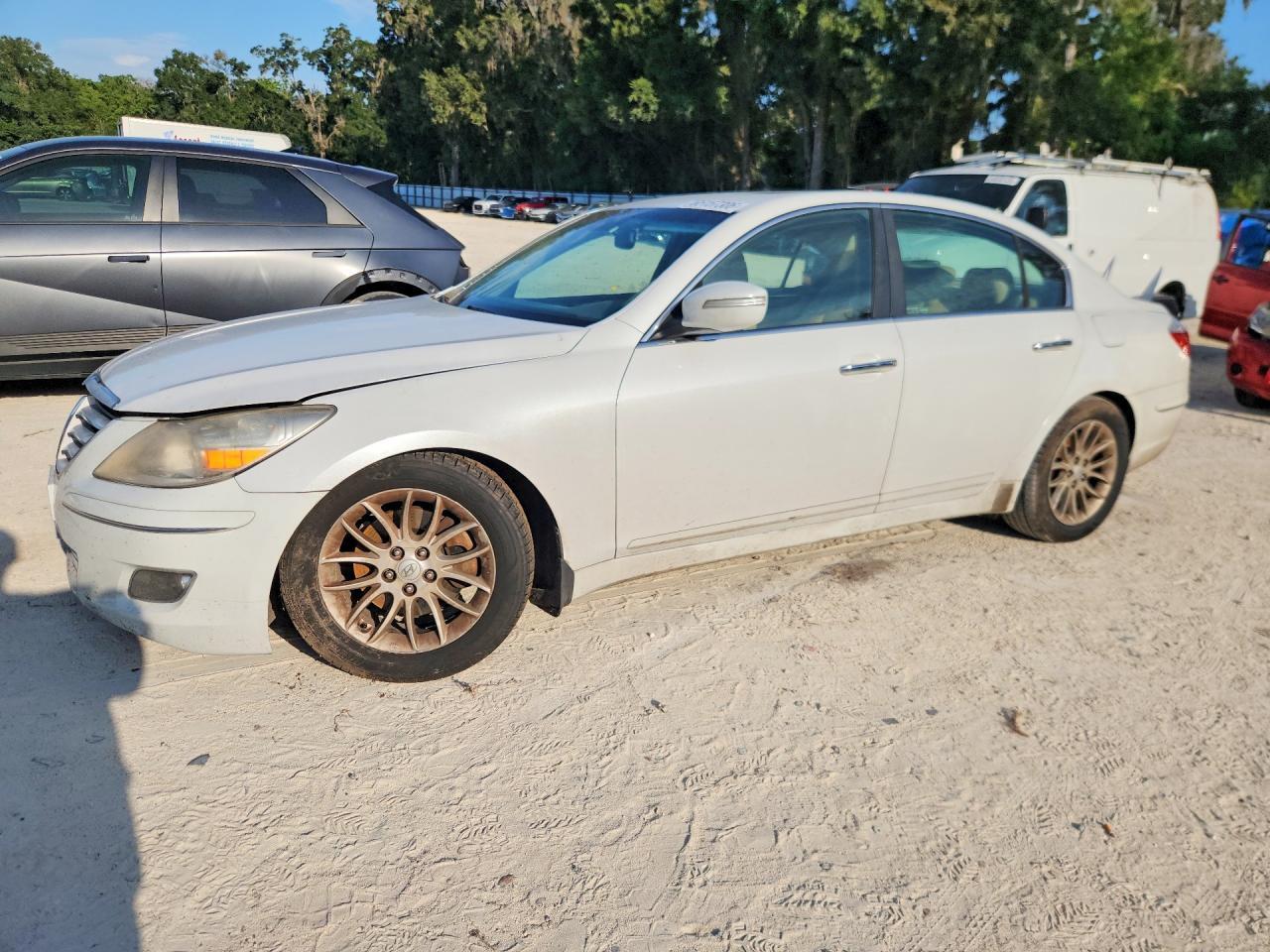 2011 HYUNDAI GENESIS KMHGC4DE8BU117559