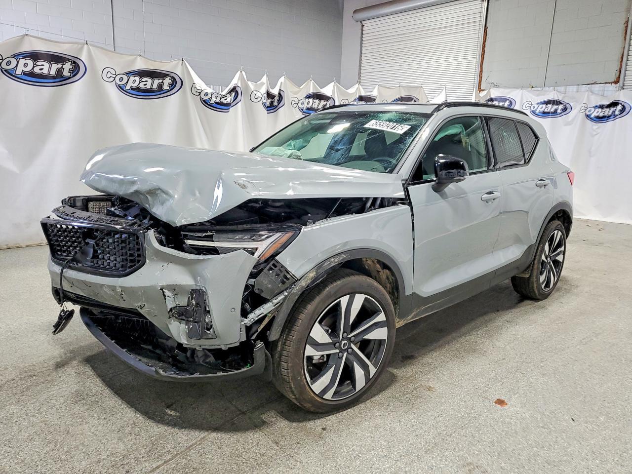 2026 VOLVO XC40 YV4L12UC2T2796993