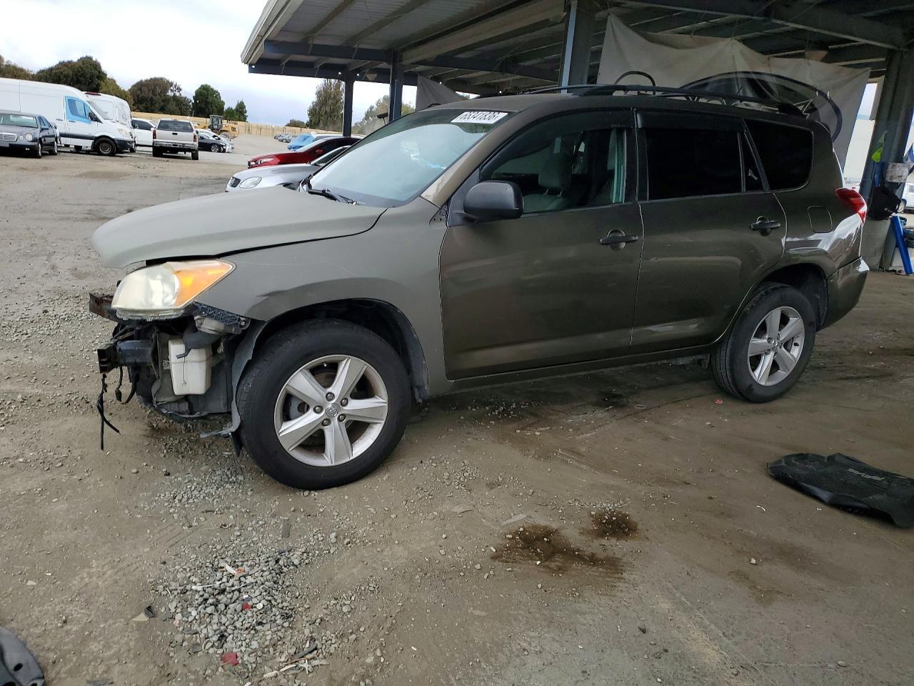 2011 TOYOTA RAV4 2T3ZF4DV4BW085684