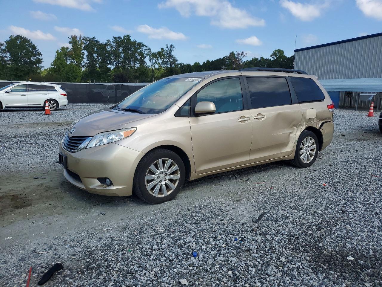 2011 TOYOTA SIENNA 5TDDK3DC5BS011867
