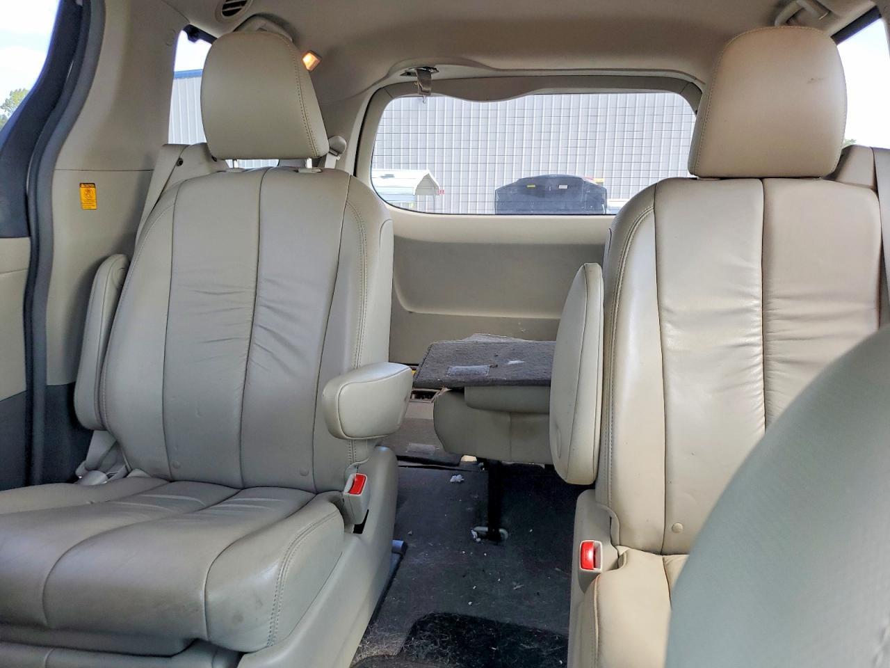 2011 TOYOTA SIENNA XLE 7-PASSENGER — Фото 10 из 13