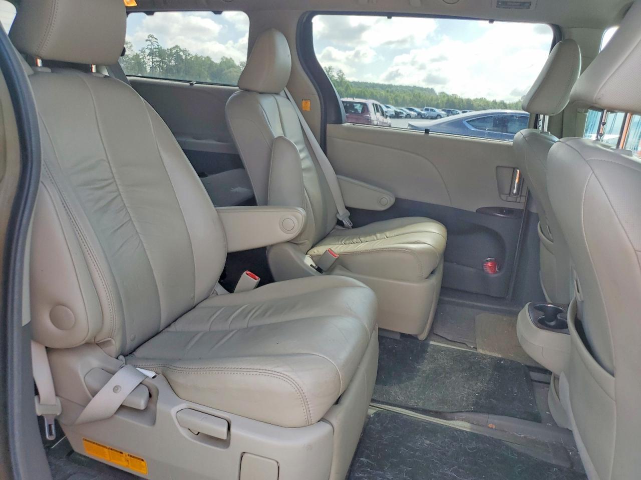 2011 TOYOTA SIENNA XLE 7-PASSENGER — Фото 11 из 13
