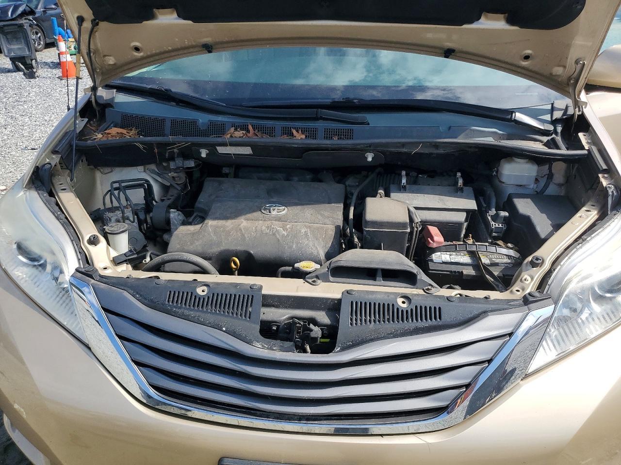 2011 TOYOTA SIENNA XLE 7-PASSENGER — Фото 12 из 13
