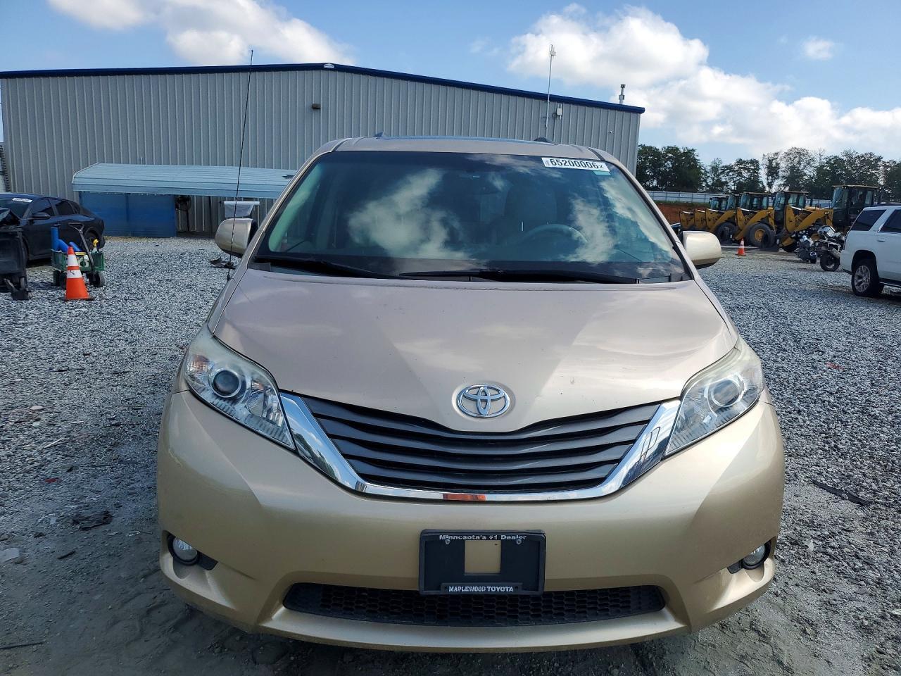 2011 TOYOTA SIENNA XLE 7-PASSENGER — Фото 5 из 13
