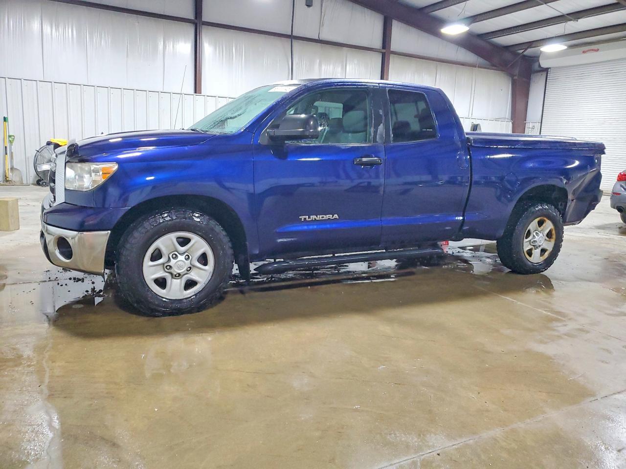 2011 TOYOTA TUNDRA 5TFUM5F13BX021860