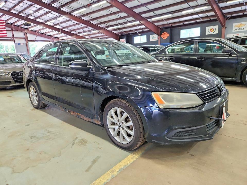 3VWDZ7AJ1BM359751 2011 VOLKSWAGEN JETTA photo no. 4
