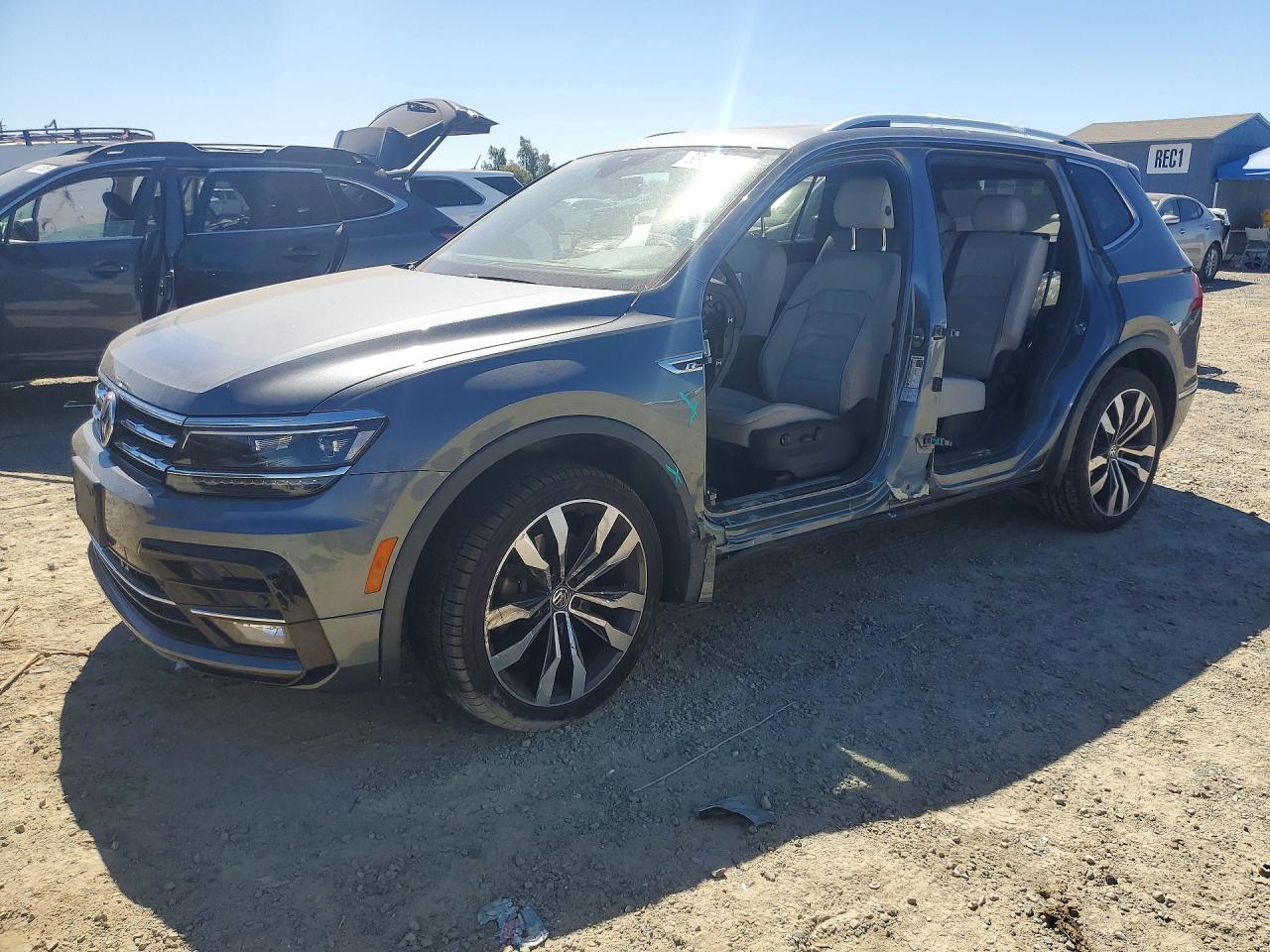2020 VOLKSWAGEN TIGUAN 3VV4B7AX7LM089178