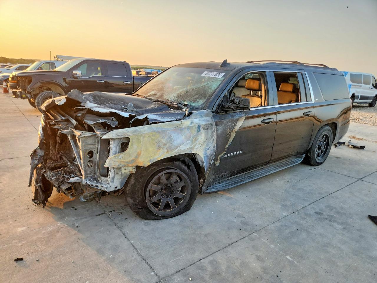 2018 CHEVROLET SUBURBAN 1GNSCHKC2JR127083