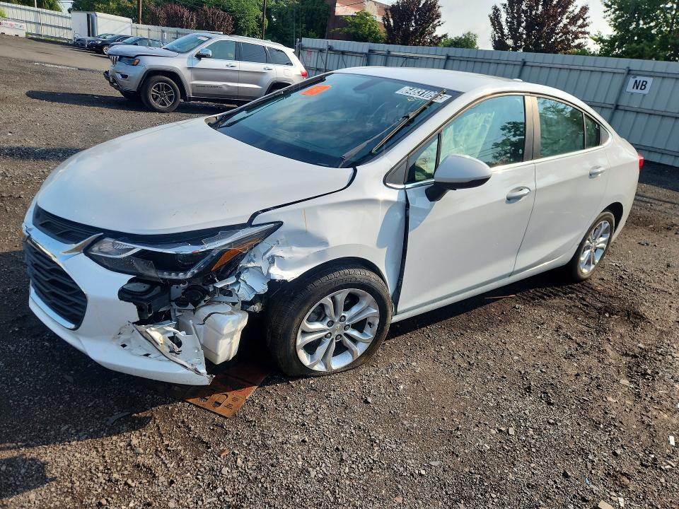 2019 CHEVROLET CRUZE 1G1BE5SM3K7119106