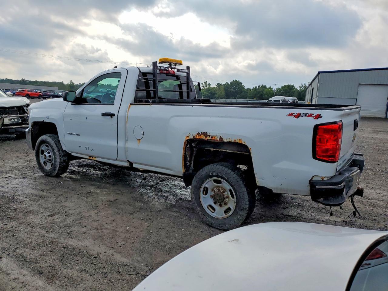2018 CHEVROLET SILVERADO K2500 HEAVY DUTY — Фото 2 из 12