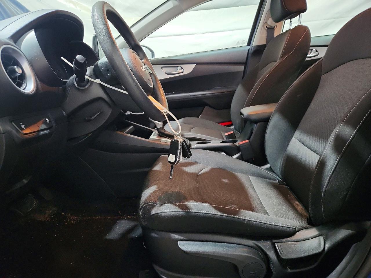 2023 KIA FORTE LXS — Фото 7 из 12