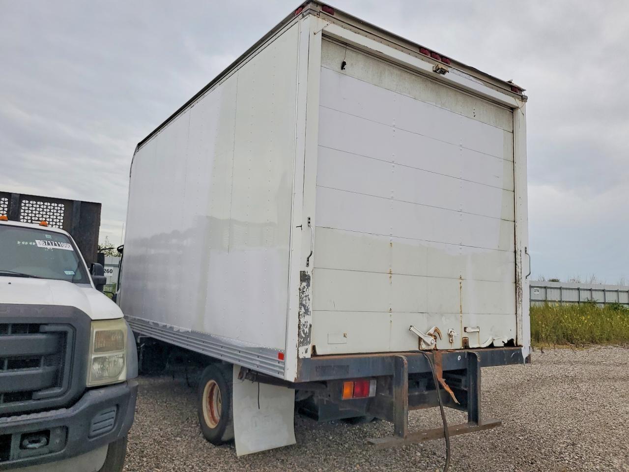 2017 ISUZU NPR HD BOX TRUCK — Фото 2 из 13