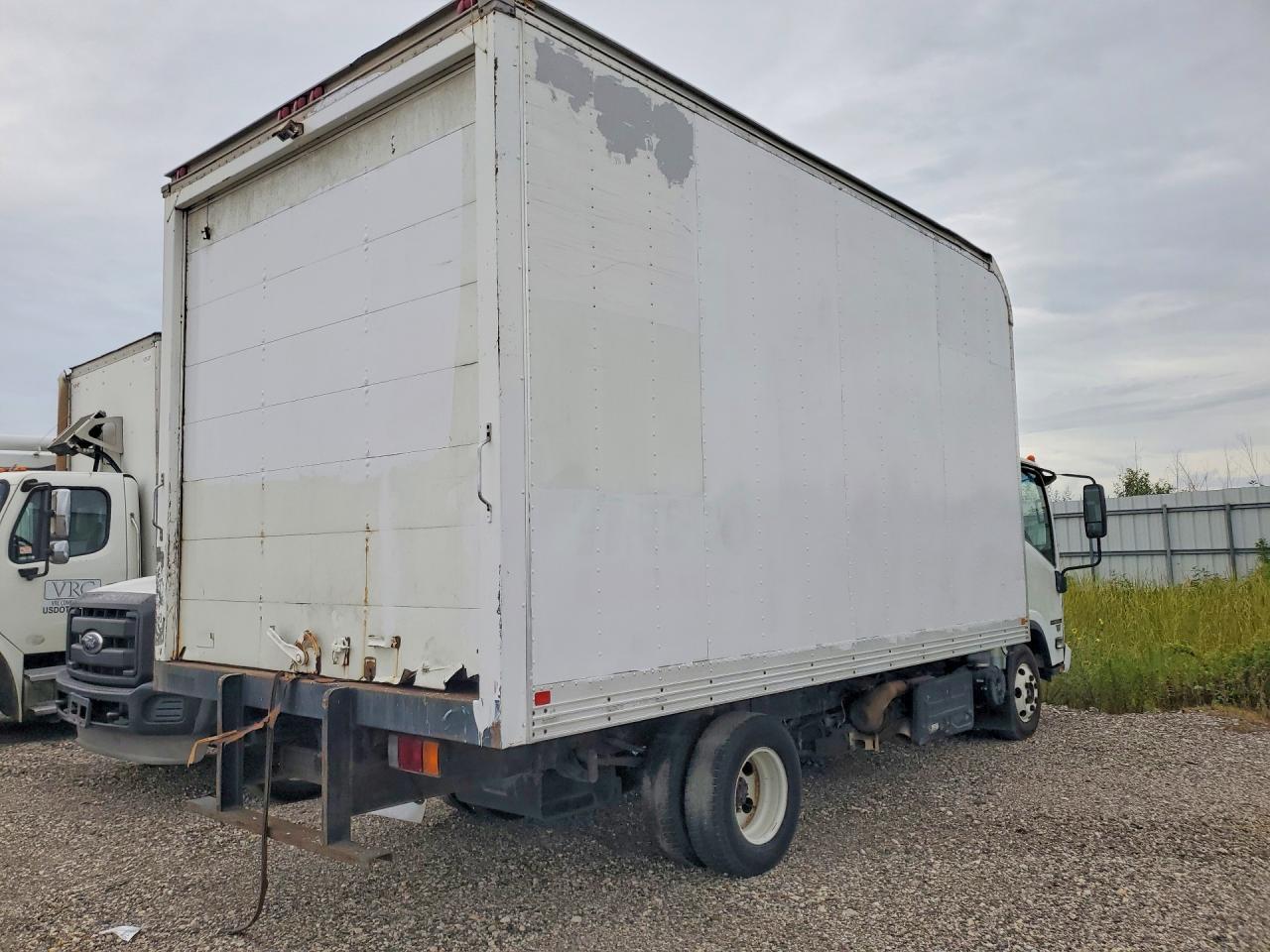 2017 ISUZU NPR HD BOX TRUCK — Фото 3 из 13