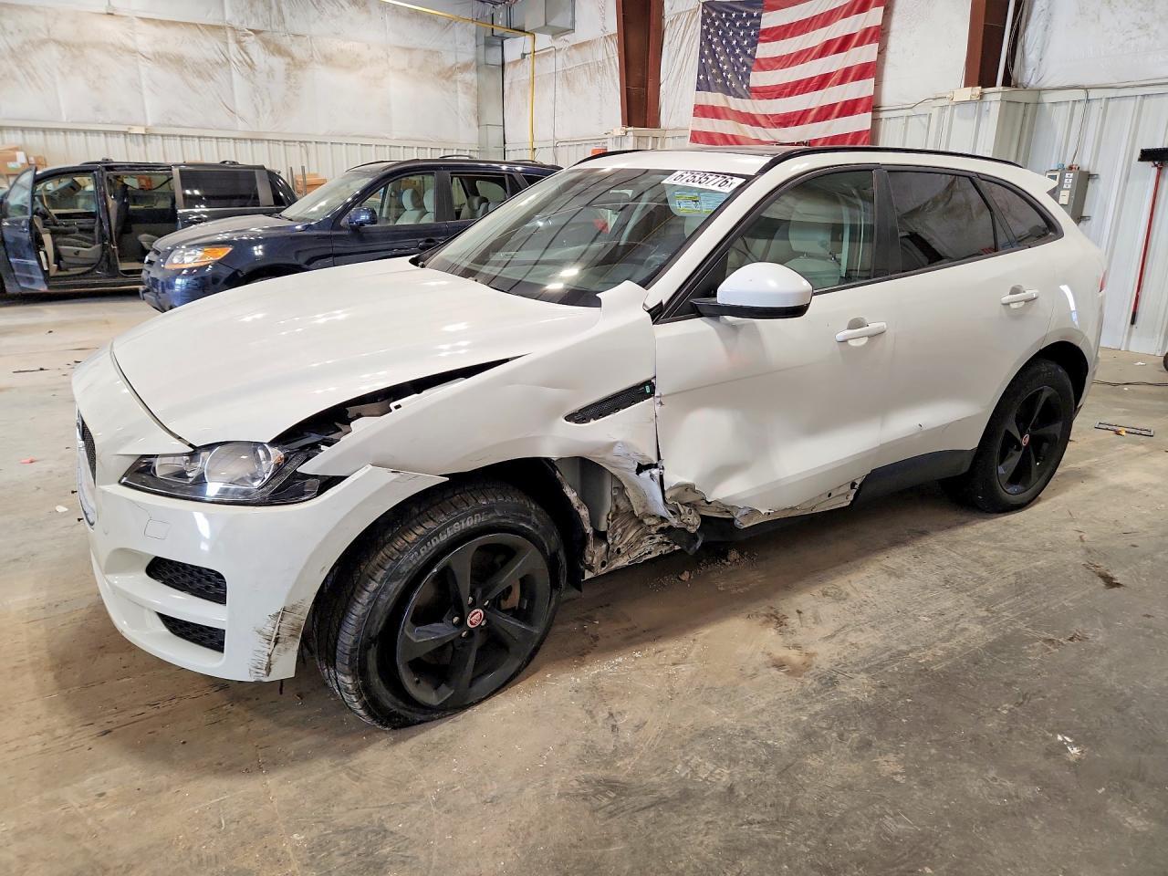 2017 JAGUAR F-PACE SADCJ2BV1HA892882