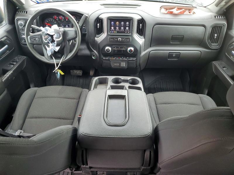 2024 GMC SIERRA K1500 — Фото 8 из 12