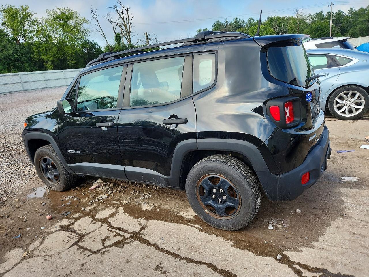 2019 JEEP RENEGADE SPORT — Фото 2 из 12