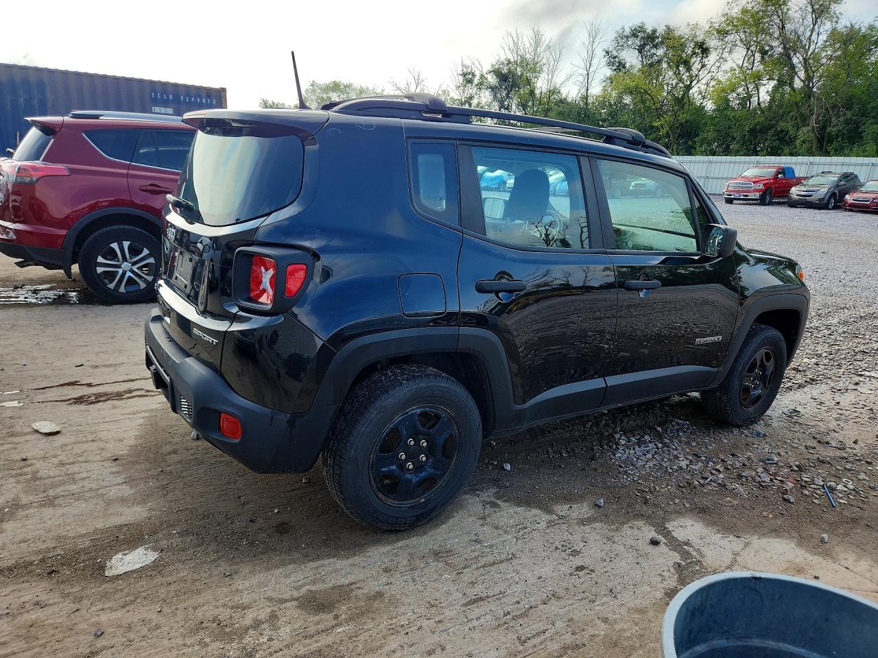 2019 JEEP RENEGADE SPORT — Фото 3 из 12