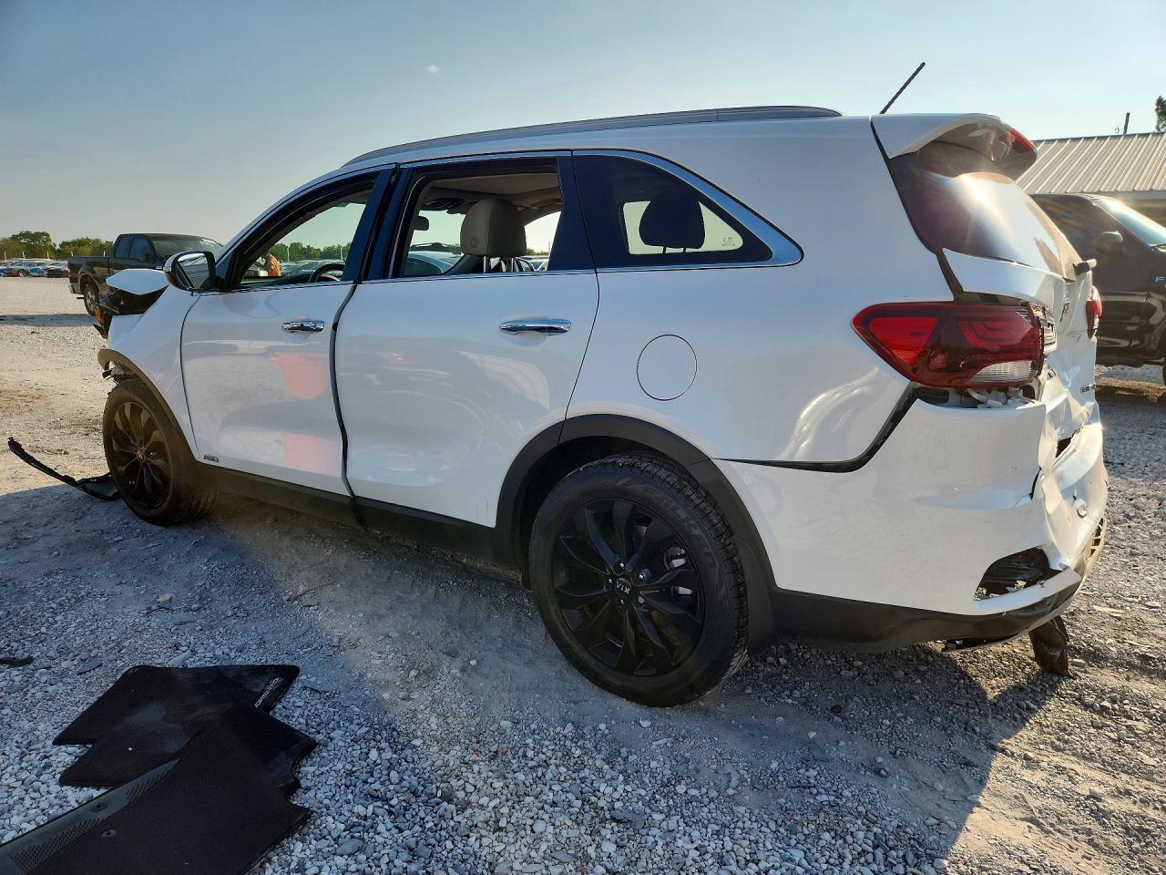 2020 KIA SORENTO EX V6 — Фото 2 из 13