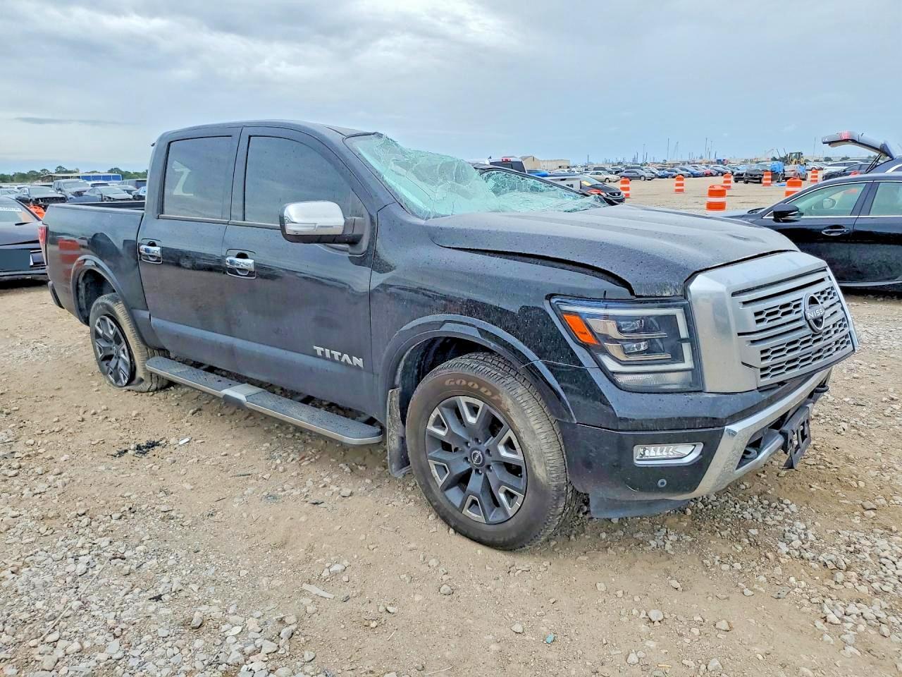 2023 NISSAN TITAN PLATINUM RESERVE — Фото 4 из 12