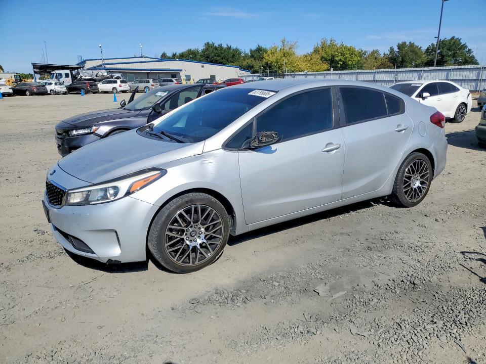 2018 KIA FORTE 3KPFK4A72JE220885
