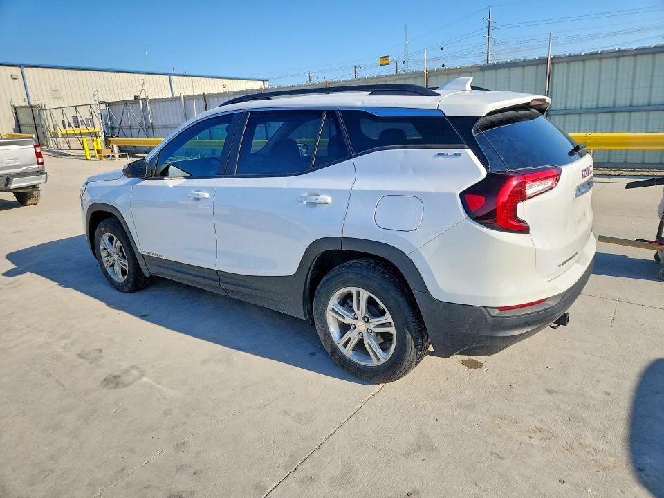 2024 GMC TERRAIN SLE — Фото 2 из 13