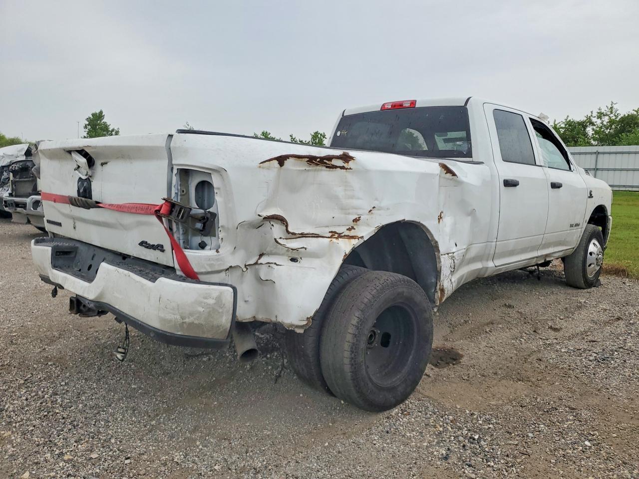 2021 RAM 3500 BIG HORN — Фото 3 из 12