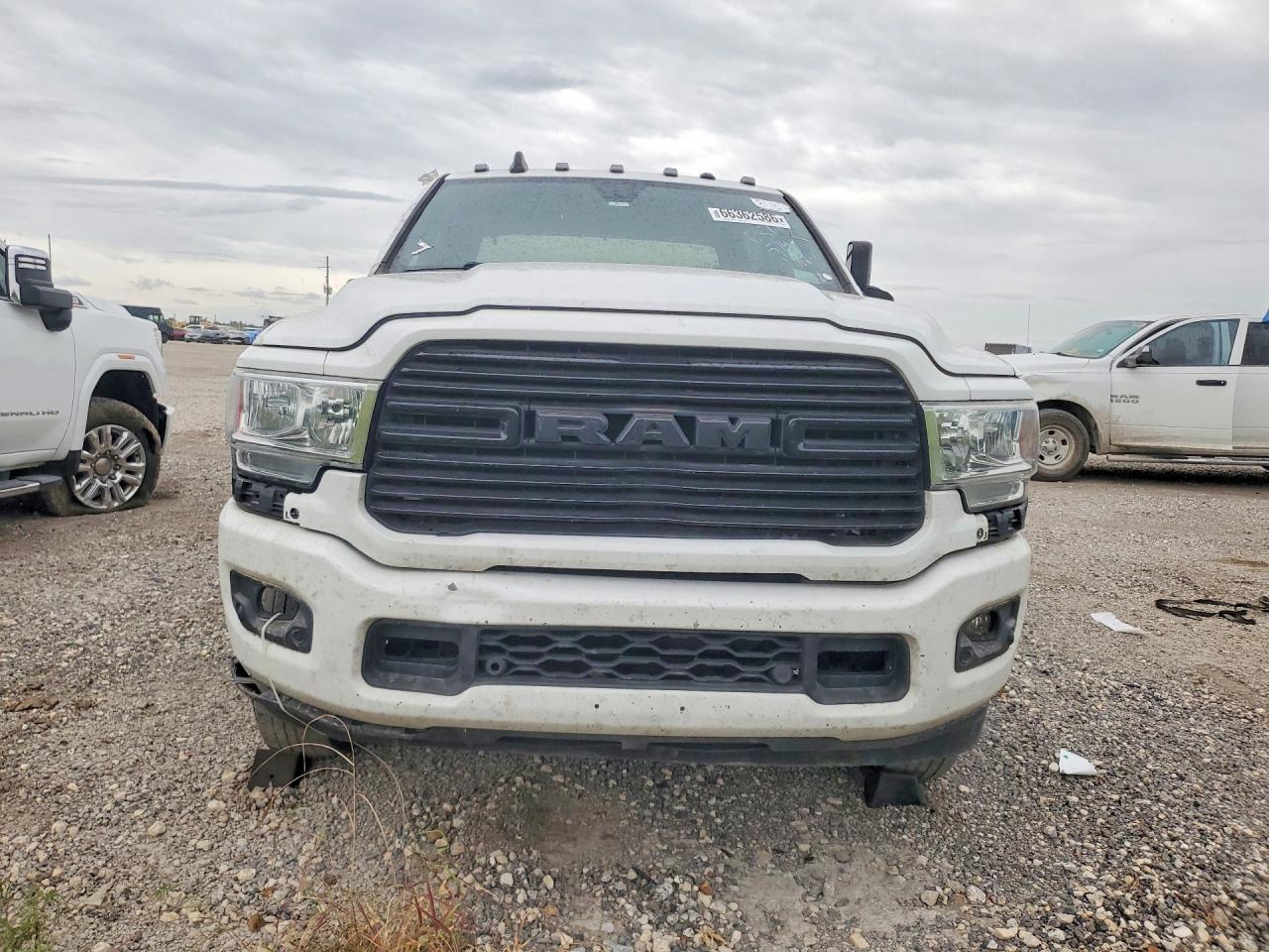 2021 RAM 3500 BIG HORN — Фото 5 из 12