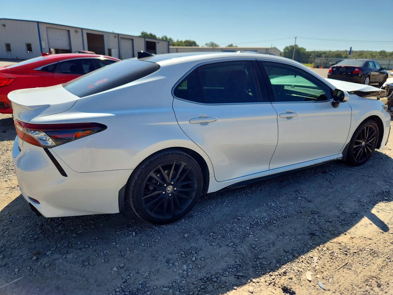 2021 TOYOTA CAMRY XSE — Фото 3 из 12