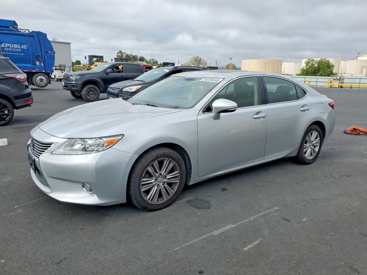 2015 LEXUS ES JTHBK1GG2F2207612
