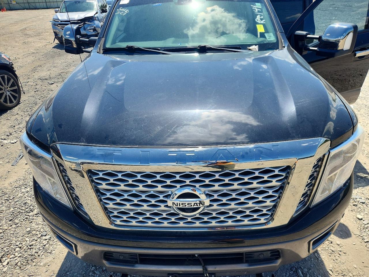 2018 NISSAN TITAN XD PLATINUM RESERVE — Фото 11 из 12