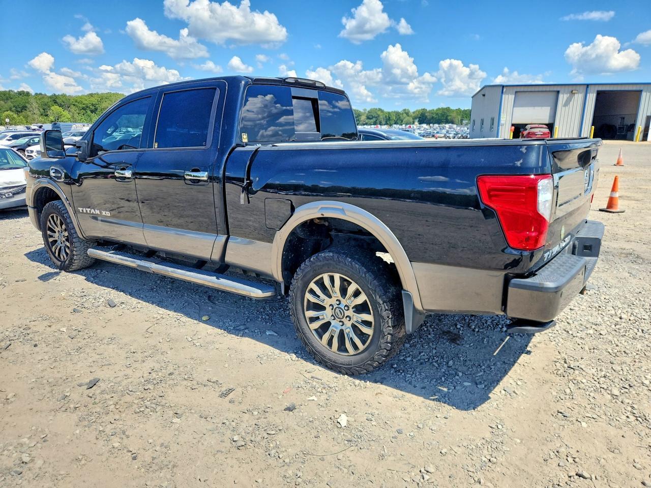 2018 NISSAN TITAN XD PLATINUM RESERVE — Фото 2 из 12