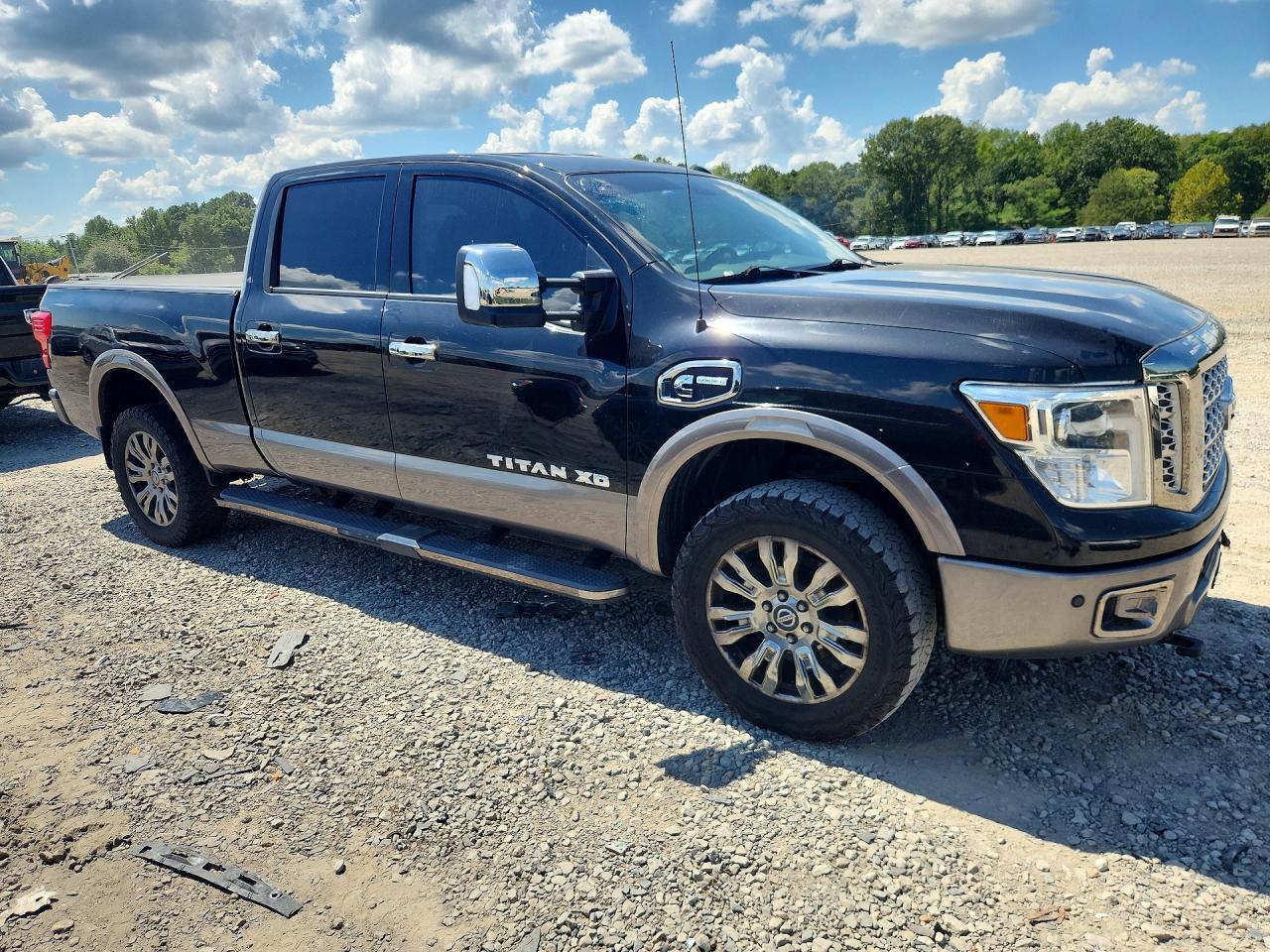 2018 NISSAN TITAN XD PLATINUM RESERVE — Фото 4 из 12