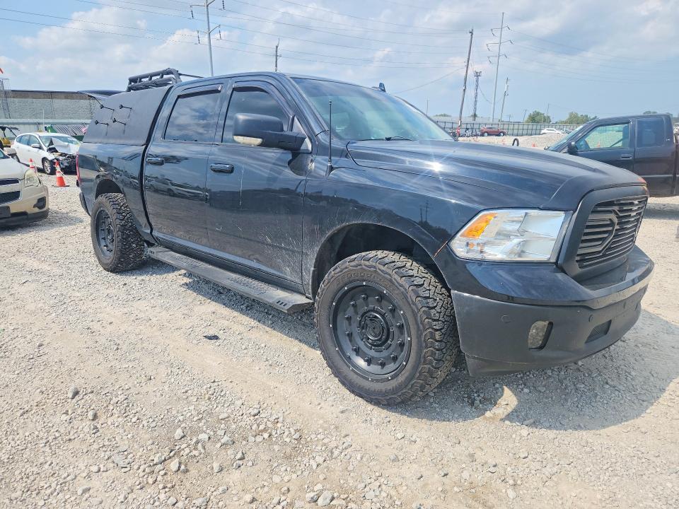 2017 RAM 1500 SLT — Фото 4 из 12