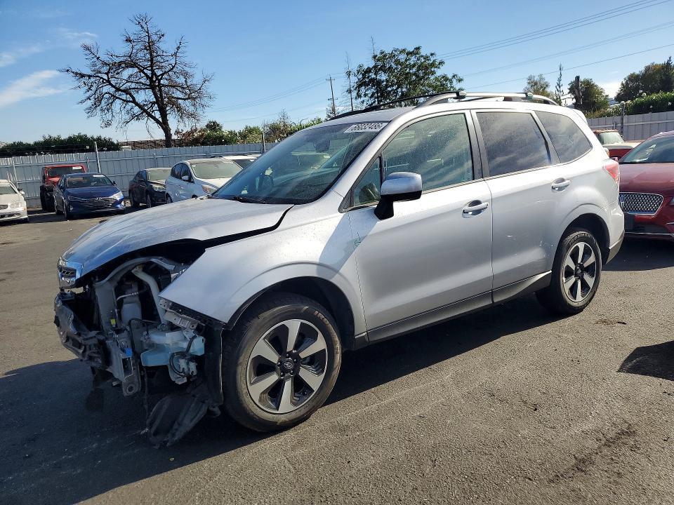 2018 SUBARU FORESTER JF2SJAGCXJH614621